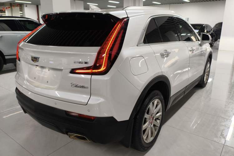 Used Cadillac XT4 2018 28T Two-Wheel Drive Tech Version Rear Right 45 Deg