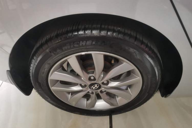 Used Hyundai Elantra (5th Generation / Langdong) 2015 1.6L Automatic Fashion Model