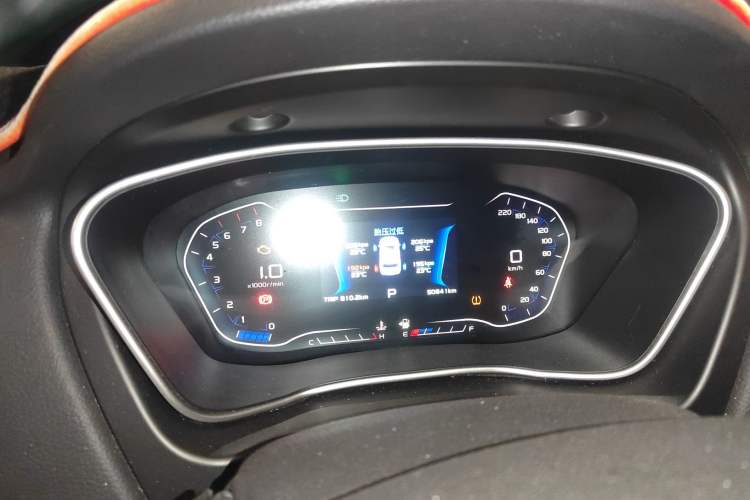 Used Geely Auto Vision X6 2019 1.4T CVT 4G Connected Luxury Version China VI Standard
