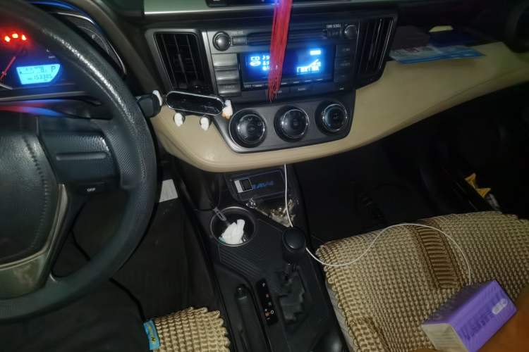 Used Toyota RAV4 2013 2.0L CVT Two-Wheel Drive Urban Edition