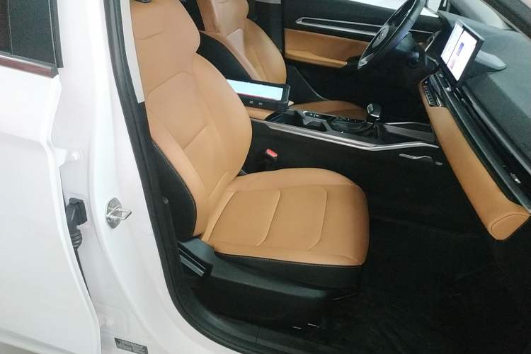 Used Geely Auto Emgrand 2025 4th Generation 1.5L CVT Flagship Version
