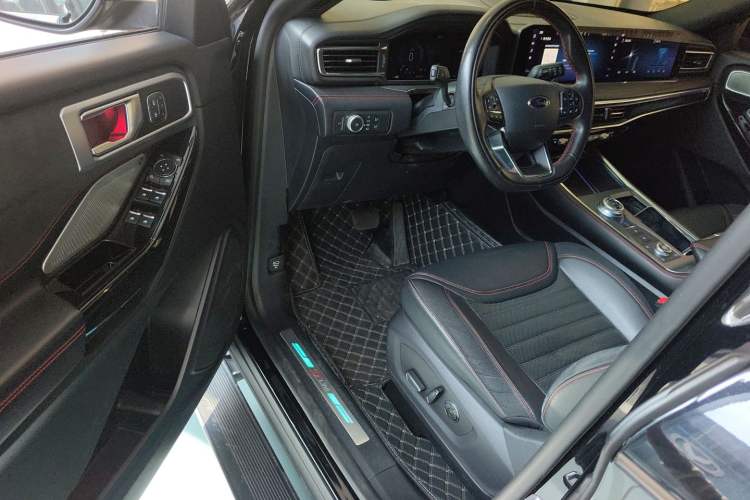 Used Ford Explorer 2023 EcoBoost 285 4x4 ST-LINE 6-Seater Driver Seat