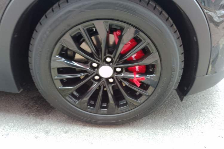 Used Cadillac XT4 2024 Facelift 28T Two-Wheel-Drive Luxury Version Right Front Wheel Hub