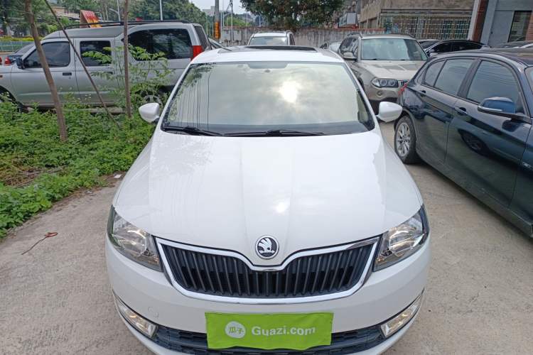 Used Skoda Rapid 2013 1.6L Automatic Smart Selection Model
