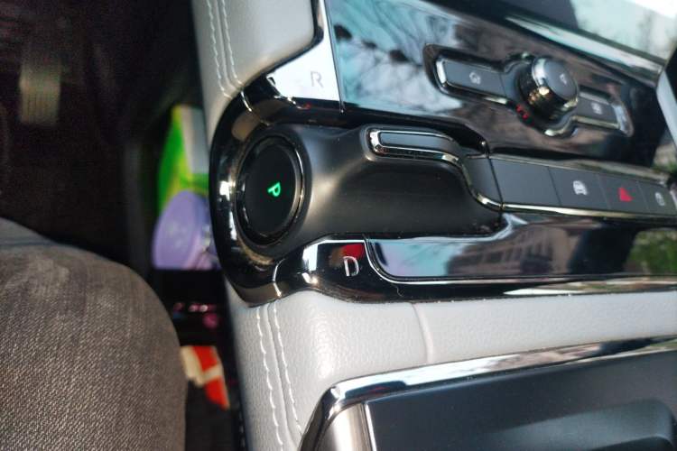 Used Nio ES8 2022 75 kWh Six-Seater Version Gear Lever