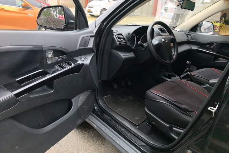 Used Land X5 2016 Plus 1.5T Manual Adventure Edition Driver Seat