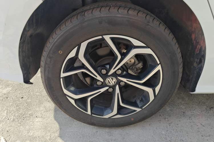 Used MG 5 2022 180 DVVT CVT Youth Luxury Edition Right Rear Wheel Hub