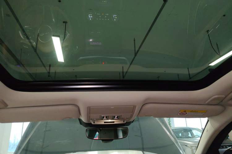 Used Jaguar XFL 2024 2.0T P250 Two-Wheel Drive Prestige Luxury Edition