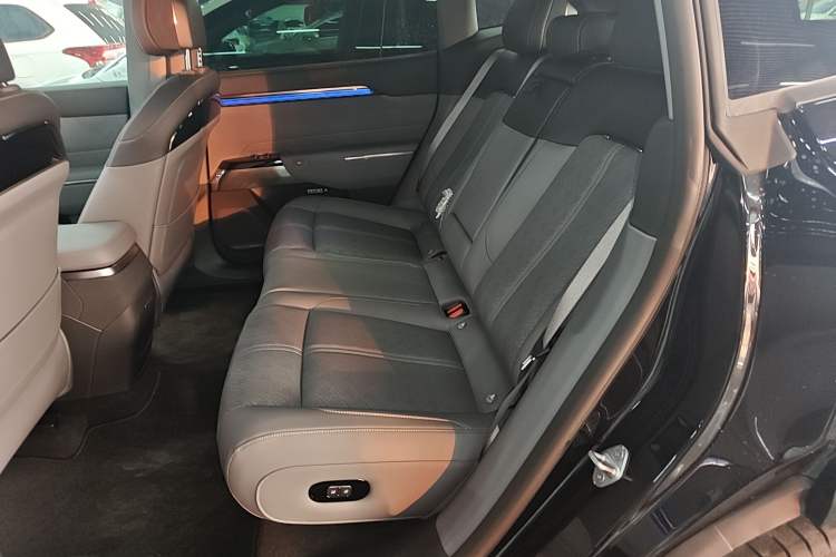 Used Zeekr 7X 2025 100 kWh Long-Range Rear-Wheel Drive with Intelligent Driving Features
