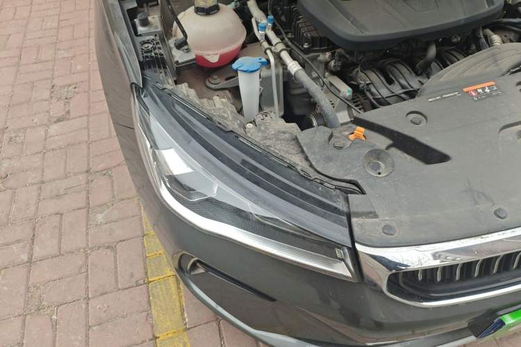 Used Geely Auto Emgrand 2023 4th Generation Champion Edition 1.5L CVT Luxury Model Right Front Headlight