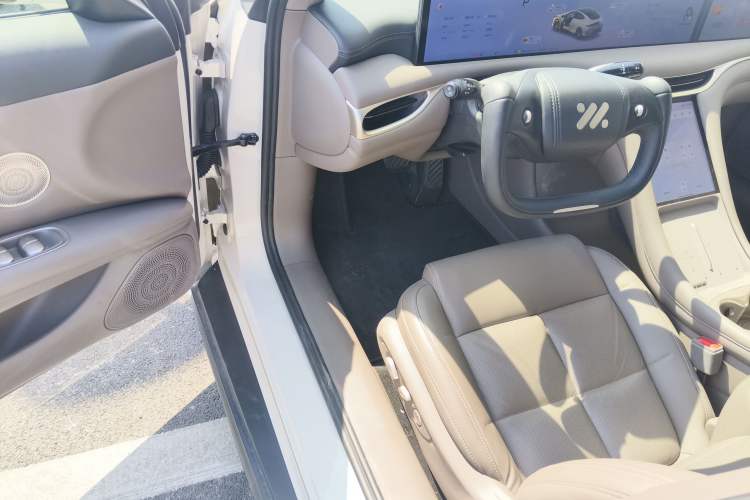 Used IM L6 2025 Ultra Model
