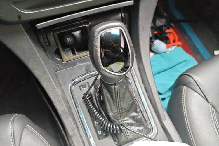 Used Geely Auto Emgrand 2017 Sedan Million Edition 1.5L CVT Upward Version Gear Lever