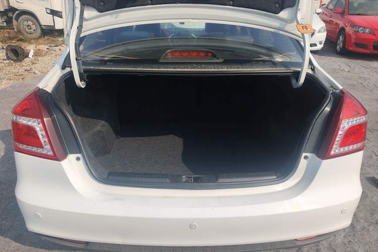 Used Geely Auto Diamond 2016 1.5L Manual Elite Edition
