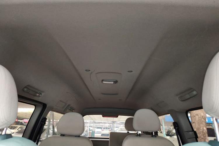 Used FORTHING Lingzhi 2018 M3L 1.6L 7-Seater Comfort Model Headliner