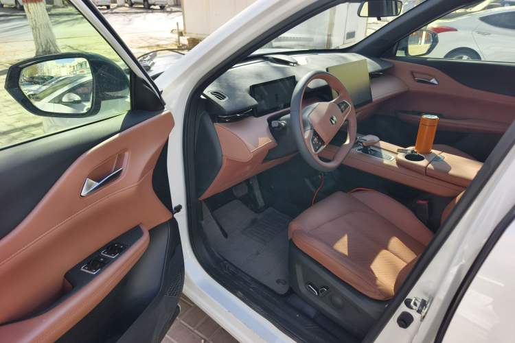 Used CHANGAN UNI-Z New Energy 2024 Blue Whale Smart Electric iDD 125km Leading Model Driver Seat