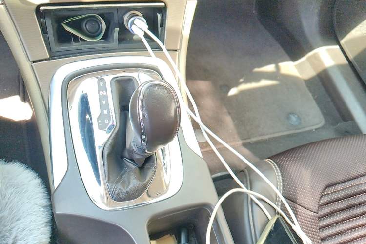 Used Buick Regal 2011 2.4L SIDI Comfort Edition Gear Lever