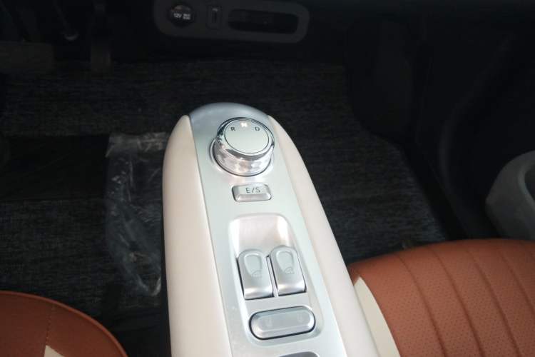Used CHANGAN NEVO Lumin 2025 205 km Xiangqin Version
