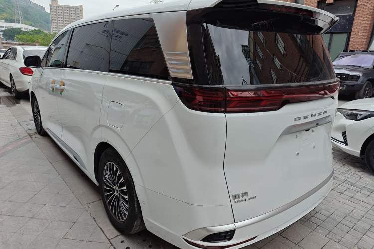 Used Denza D9 2022 DM-i 970 Four-Wheel Drive Flagship Model Rear Left 45 Deg