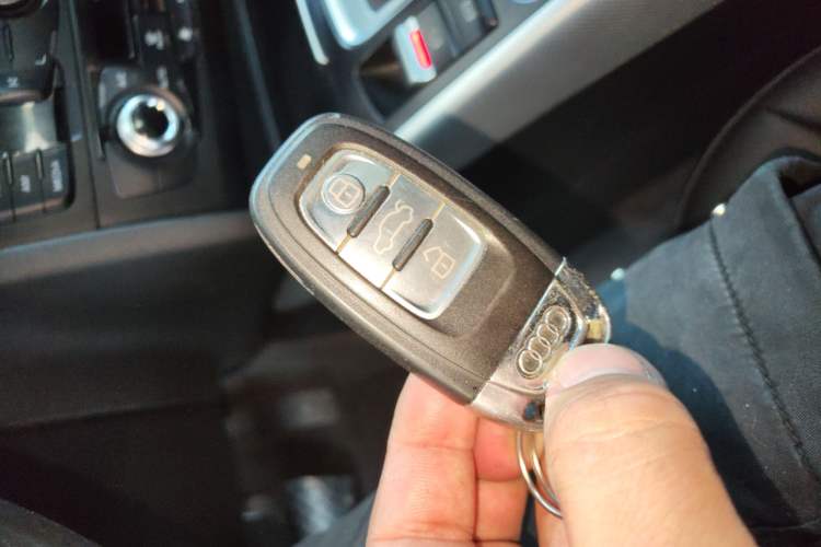 Used Audi A4L 2016 35 TFSI Collector's Edition Automatic Standard Model Vehicle Key