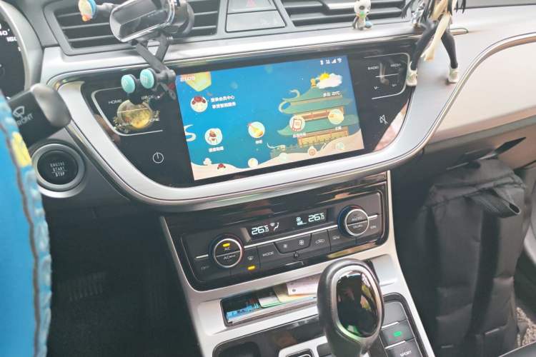 Used Geely Auto Emgrand GL 2019 1.4T CVT Elite Smart Edition Audio And AC Panel