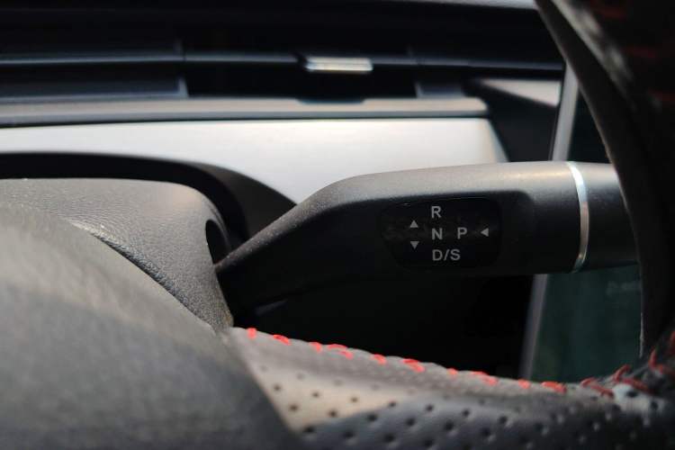 Used NETA V 2021 Witch Edition Gear Lever