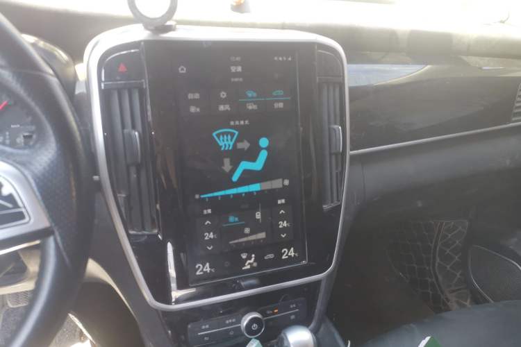 Used BYD Song MAX 2018 1.5T Automatic Smart Connect Luxury 6-Seater
