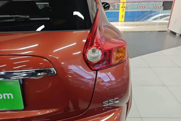 Used Infiniti ESQ 2014 1.6L Spontaneous Edition
