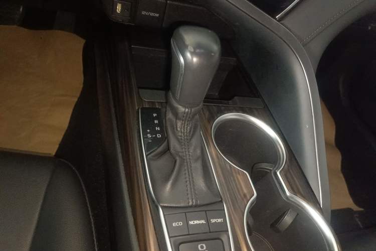 Used Toyota Camry 2019 2.5G Luxury Edition China VI Standard