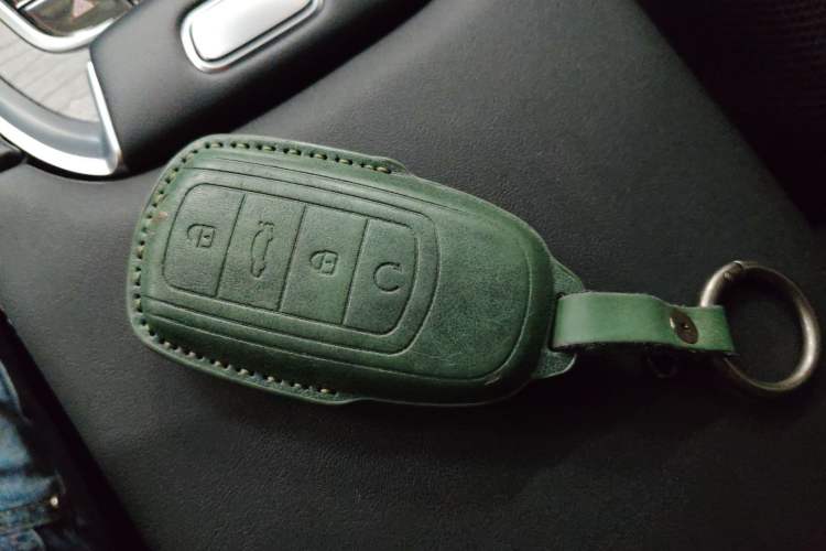 Used Chery Tiggo 8 PRO 2022 290T Two-Wheel Drive Sky Dome Edition 7 Seats Vehicle Key