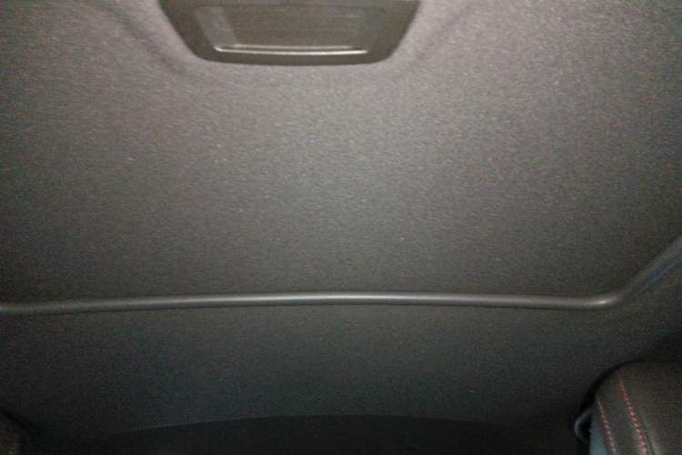 Used Chevrolet Monza 2019 RS 330T Automatic Comfort Edition China VI Standard Headliner