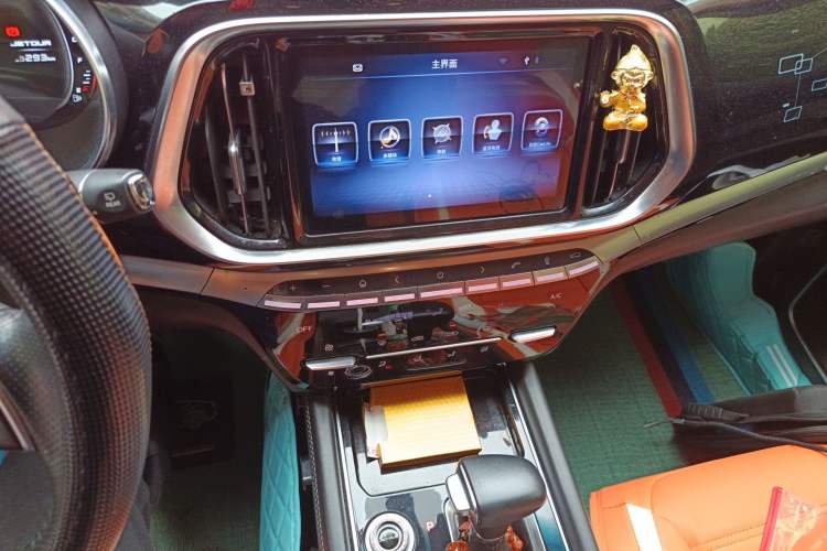 Used JETOUR X90 2019 1.5T Automatic Smart Enjoyment 6-Seater Emission Standard China V Audio And AC Panel