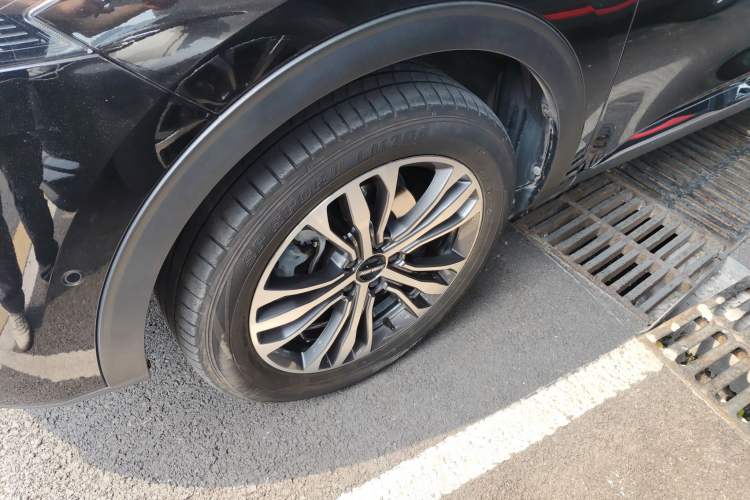 Used Haval F7 2020 2.0T All-Wheel Drive iJoy Left Front Wheel Hub