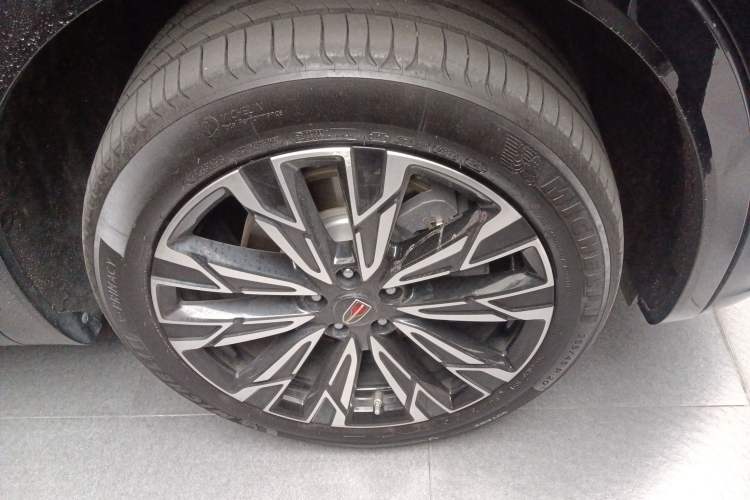 Used Hongqi HS5 2023 2.0T Four-Wheel Drive Flagship Pro Edition Right Front Wheel Hub