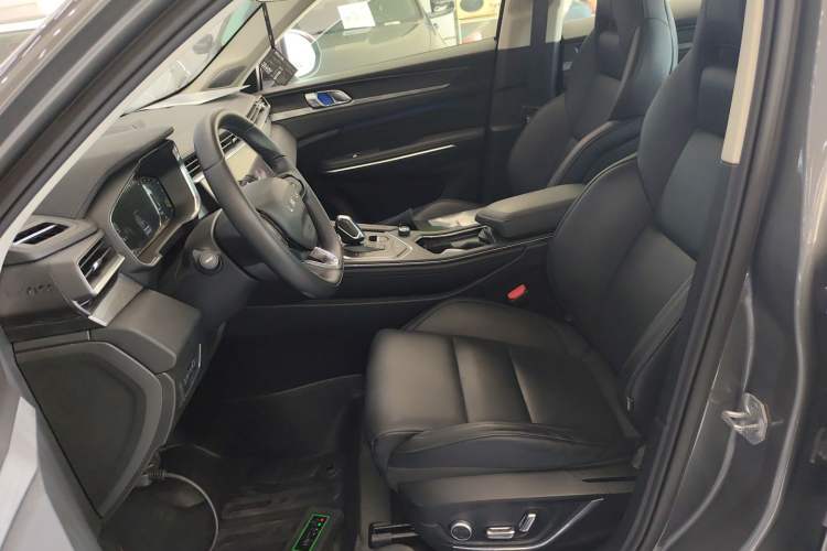 Used Lynk & Co 01 2021 2.0TD Two-Wheel-Drive Pro Trim Left Front Seat