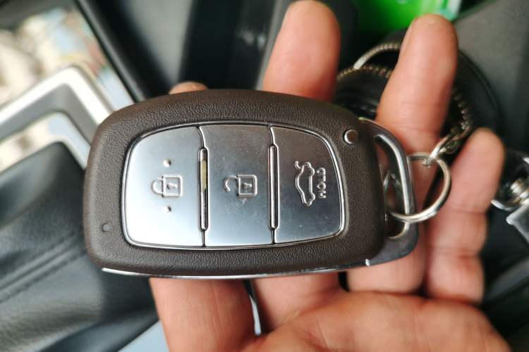 Used Hyundai Mistra 2014 1.8L Automatic Smart GLS
