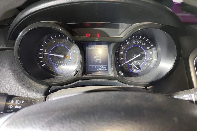 Used JMC Yuhu 5 2018 2.4T Classic Edition Diesel Manual 4x4 Luxury Long-Wheelbase JX4D24A5L