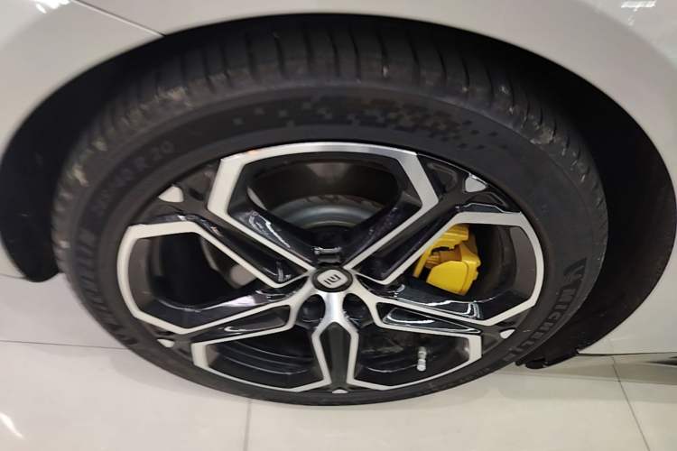 Used Xiaomi Auto SU7 2024 Four-Wheel Drive Ultra-Long Range Advanced Intelligent Driving Max Edition
