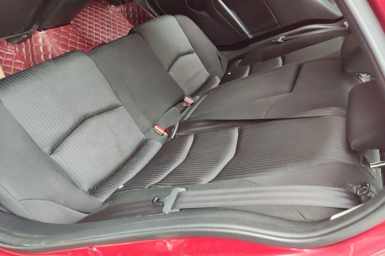 Used Mazda 3 Axela 2016 Sedan 1.5L Automatic Comfort Model