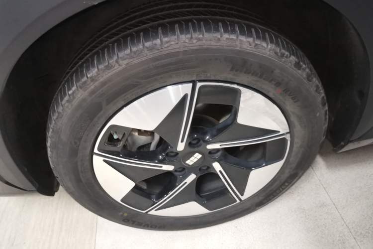 Used Geely Galaxy E5 2024 530 km Exploration+ Version Left Front Wheel Hub