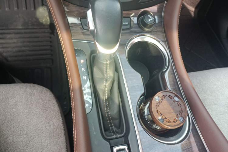 Used Buick Envision 2017 28T Four-Wheel Drive Elite Model Gear Lever