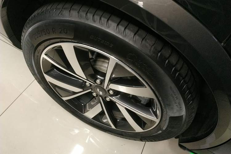 Used Li Auto L8 2023 Pro Model
