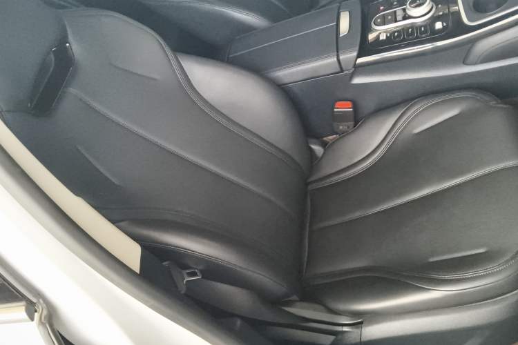 Used BYD Qin PLUS 2021 EV 400KM Leading Comfort Edition Right Front Seat