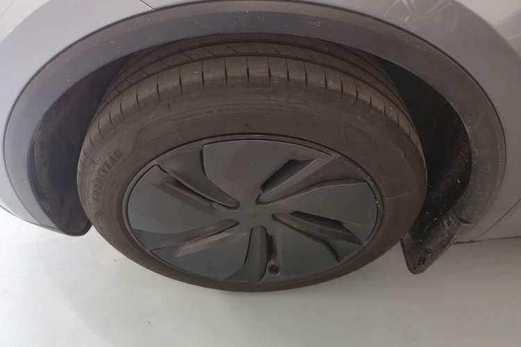 Used Tesla Model Y 2025 Rear-Wheel-Drive Version
