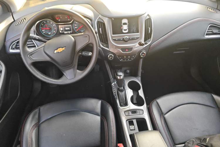 Used Chevrolet Cruze 2017 1.5L Hatchback Automatic Pioneer Sunroof Edition