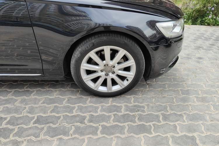 Used Audi A6L 2012 35 FSI Comfort Model Right Front Wheel Hub