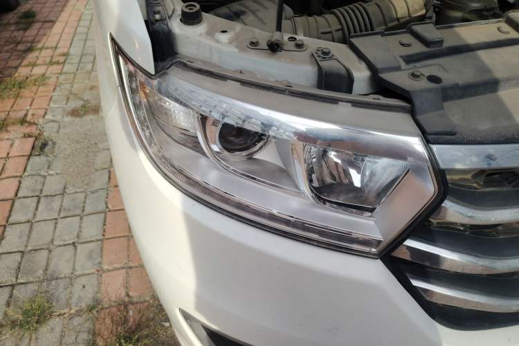 Used JAC Refine M3 2016 IKEA Edition 1.6L Luxury Model Right Front Headlight