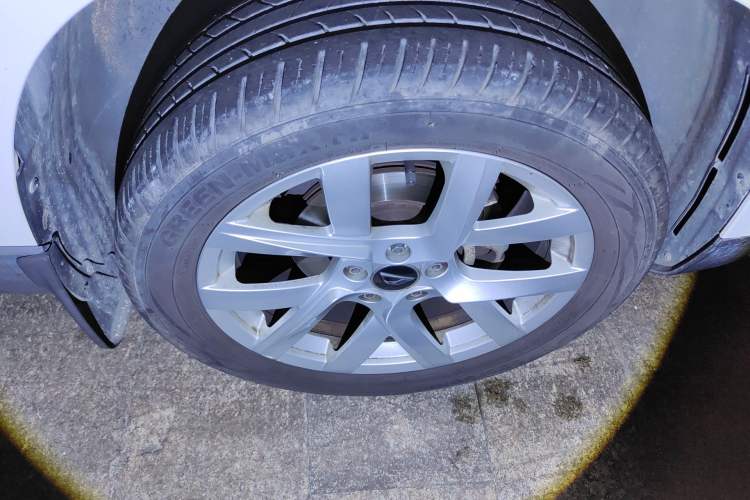 Used Jetta VS5 2019 280TSI Automatic Enjoyment Model Right Front Wheel Hub