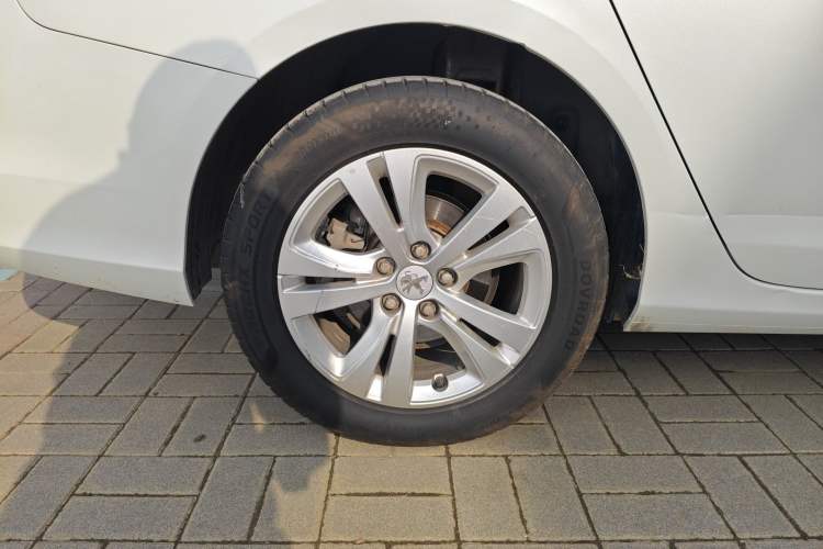 Used Peugeot 408 2018 Revised Version 1.8L Manual Leading Edition Right Rear Wheel Hub