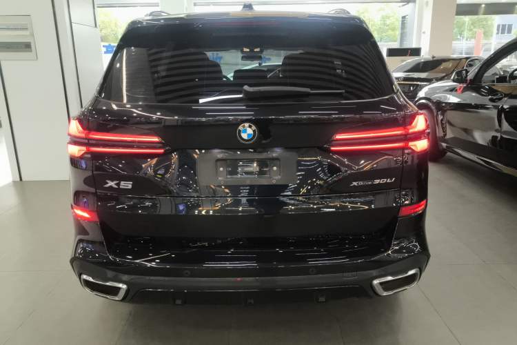 Used BMW X5 2023 xDrive 30Li Luxury M Sport Night Edition Package
