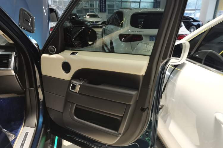 Used Land Rover Range Rover Sport 2022 3.0 L6 Ink Blue Glitter Edition